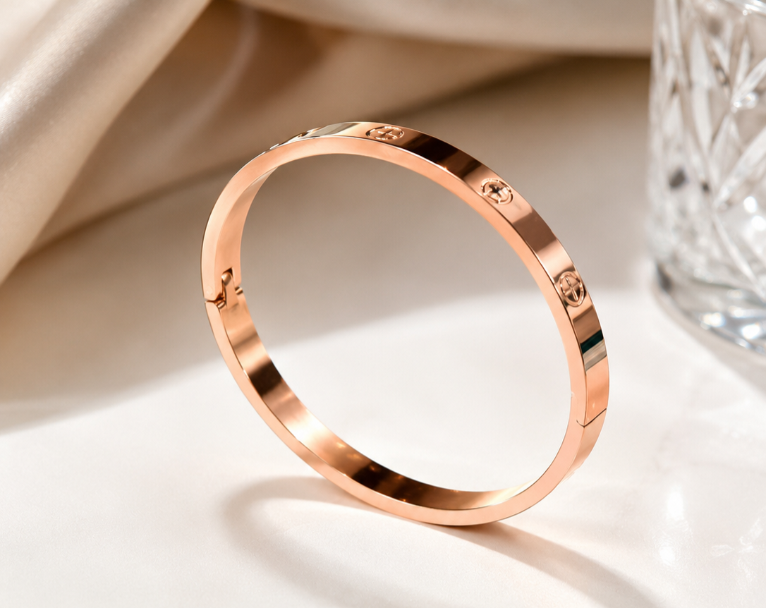 Classic Screw Motif Oval Bangle Bracelet